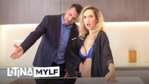 Blonde MILF Briana Banderas está interesada en la nueva política sexual - LATINA MYLF - Culos Grandes,MILF,Mamadas,Morenas,Porno HD,Real,Rubias,Sexo Duro,Tetas Grandes,porno español,Vídeos porno en español